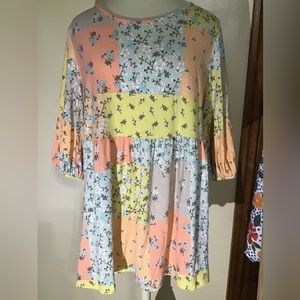 Women’s simply chic boutique, size a large top/blouse/tunic new with tags